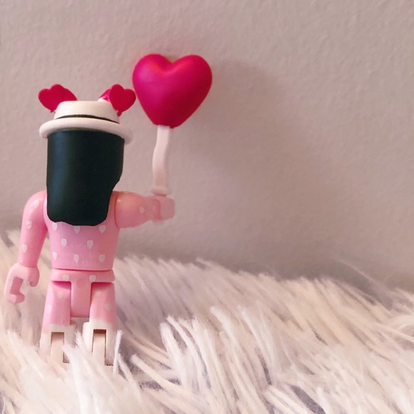 cSapphire Roblox Toy with Super Pink Heart Face Code - Picture 3 of 8